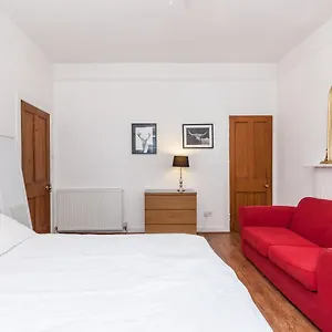 https://old-town-edinburgh.edinburghhotelsuk.org